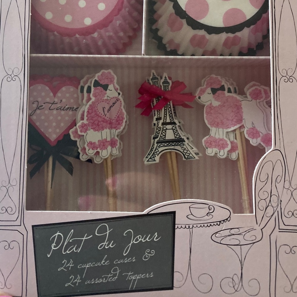 Sue La Table Paris Cup Cake Kit Set